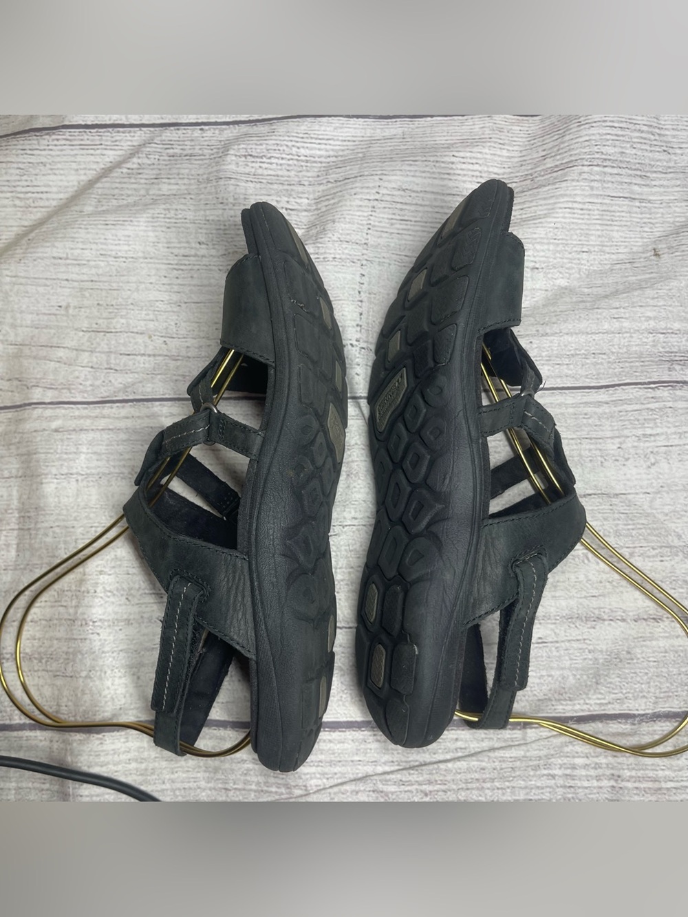 Merrell Women’s 8 Black Leather Keepsake Sandals - Picture 5 of 7